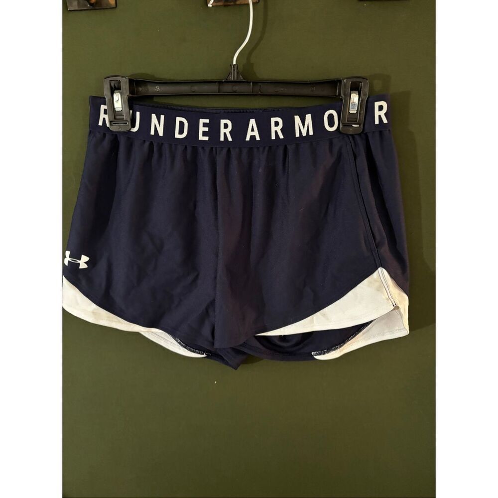 Under armour size small shorts